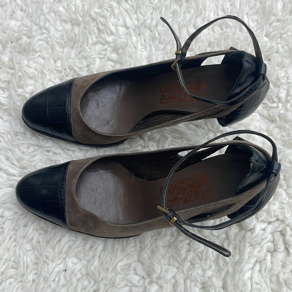 Salvatore Ferragamo Taupe/Black Suede & Embossed Leather Women's Pumps 6.5 - Picture 4 of 16